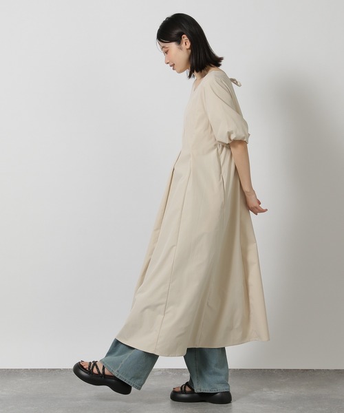 LAKOLE（ラコレ）の「袖バルーンタックワンピース / 326952（ワンピース・レディース・ブラック/ライトベージュ/ブルー・FREE）」の22枚目の写真