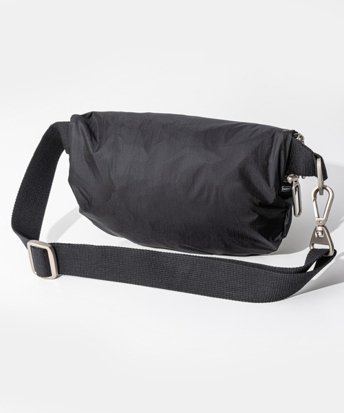 LeSportsac（レスポートサック）の「LeSportsac ESSENTIAL BELT BAG レスポートサック エッセンシャル ボディバッグ（ボディバッグ/ウエストポーチ・レディース・ブラック・FREE）」の2枚目の写真