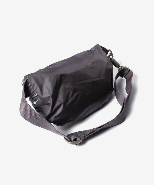 LeSportsac(レスポートサック)の「LeSportsac ESSENTIAL BELT BAG レスポートサック エッセンシャル ボディバッグ(ボディバッグ/ウエストポーチ・レディース・ブラック/グレー系1/ブラック系1・FREE)」の22枚目の写真
