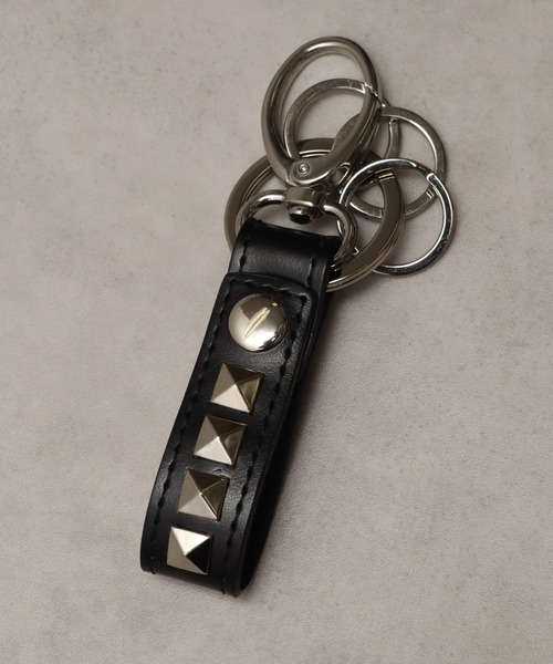 welise/ウェライズ】ピラミッドスタッズカウレザーキーリング
