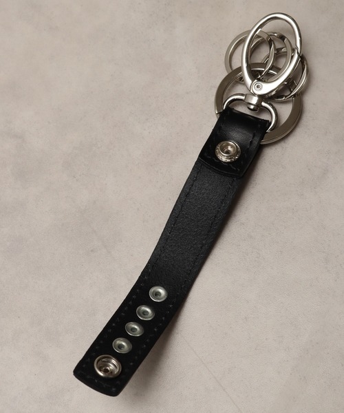 welise/ウェライズ】ピラミッドスタッズカウレザーキーリング