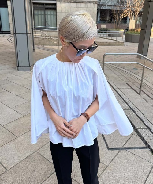 JENNE(ジェンヌ)の「スタイルカバーケープ風トップス(Tシャツ/カットソー・レディース・ネイビー/ホワイト・SMALL/MEDIUM/LARGE)」の1枚目の写真