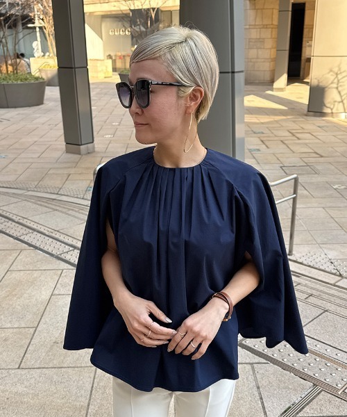 JENNE(ジェンヌ)の「スタイルカバーケープ風トップス(Tシャツ/カットソー・レディース・ネイビー/ホワイト・SMALL/MEDIUM/LARGE)」の4枚目の写真