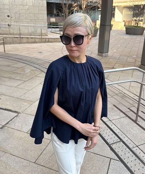 JENNE(ジェンヌ)の「スタイルカバーケープ風トップス(Tシャツ/カットソー・レディース・ネイビー/ホワイト・SMALL/MEDIUM/LARGE)」の9枚目の写真