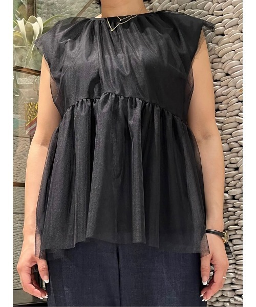 allureville(アルアバイル)の「チュールドッキングイレヘムプルオーバー(Tシャツ/カットソー・レディース・オフホワイト/ブラック・2)」の2枚目の写真