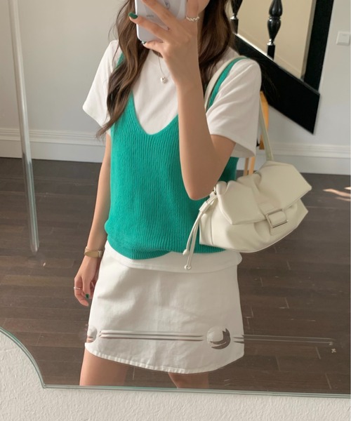 FINEnough(ファインナフ)の「バックルデザインハンドル2WAYショルダーバッグ(ショルダーバッグ・レディース・ブラック/ベージュ/アイボリー・FREE)」の1枚目の写真