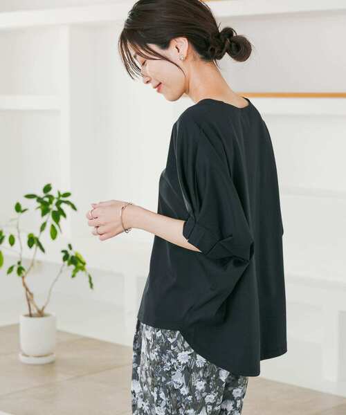 URBAN RESEARCH DOORS（アーバンリサーチドアーズ）の「『仁村紗和さん着用』『UR TECH』サマシェアタックスリーブプルオーバー（Tシャツ/カットソー・レディース・オレンジ/ブラック/オフホワイト/ブルー・MEDIUM）」の18枚目の写真