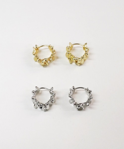 almo(アルモ)の「ギャザーリボンライクフープピアス/ペア(RO)(ピアス(両耳用)・メンズ・ゴールド/シルバー・FREE)」の8枚目の写真