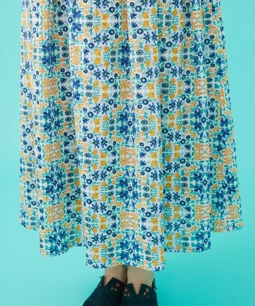 Jocomomola（ホコモモラ）の「【日本製】Rosa flamenco フラワープリントタックワンピース（ワンピース・レディース・ブルー/ピンク・40）」の9枚目の写真