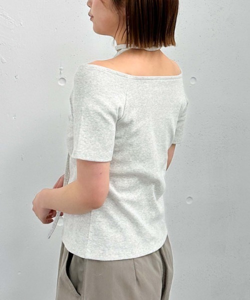 archives(アルシーヴ)の「FボタンオフショルリブTOPS(Tシャツ/カットソー・レディース・オートミール/レッド/ブラック・MEDIUM)」の22枚目の写真