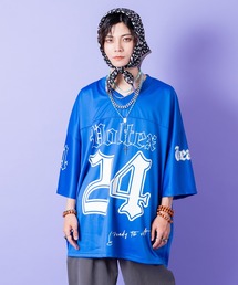 a.p.o.v.（エーピーオービー）の「a.p.o.v. ストリートフォントナンバリングポリジャージーオーバーサイズフットボールシャツ（Tシャツ/カットソー）」
