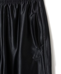 adidas（アディダス）の「adidas FIREBIRD ADICOLOR METALLIC LONG