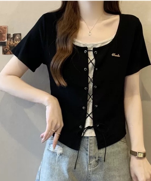 FUNdaysion(ファンデイション)の「レースアップレイヤード風半袖トップス(Tシャツ/カットソー・レディース・アイボリー/ブラック/グレー・M)」の4枚目の写真