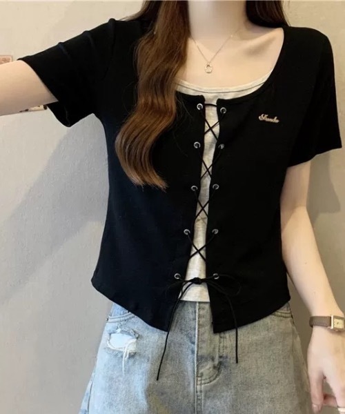 FUNdaysion(ファンデイション)の「レースアップレイヤード風半袖トップス(Tシャツ/カットソー・レディース・アイボリー/ブラック/グレー・M)」の6枚目の写真