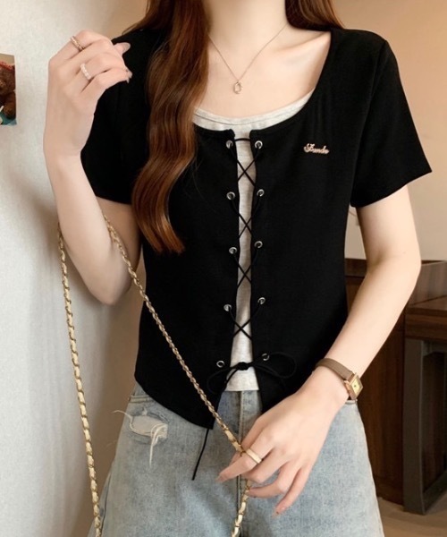 FUNdaysion(ファンデイション)の「レースアップレイヤード風半袖トップス(Tシャツ/カットソー・レディース・アイボリー/ブラック/グレー・M)」の7枚目の写真