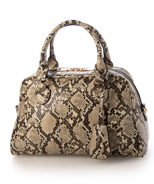 cache cache（カシュ カシュ）の「カシュカシュ cachecache / アソート合皮ボストンバッグ（ボストンバッグ・レディース・パイソン/シルバー・FREE）」の2枚目の写真