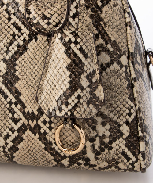 cache cache（カシュ カシュ）の「カシュカシュ cachecache / アソート合皮ボストンバッグ（ボストンバッグ・レディース・パイソン/シルバー・FREE）」の14枚目の写真