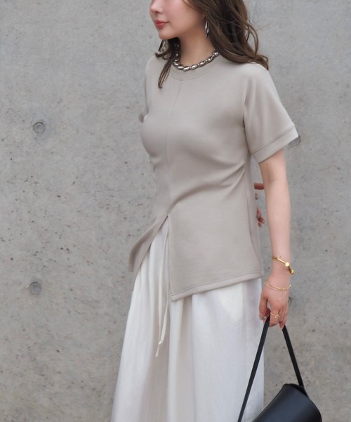 LAULEN(ローレン)の「center slit tee /クルーネックセンタースリット半袖 Tシャツ(Tシャツ/カットソー・レディース・ベージュ/ブラック/アイボリー・FREE)」の4枚目の写真