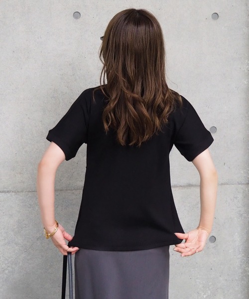 LAULEN(ローレン)の「center slit tee /クルーネックセンタースリット半袖 Tシャツ(Tシャツ/カットソー・レディース・ベージュ/ブラック/アイボリー・FREE)」の12枚目の写真