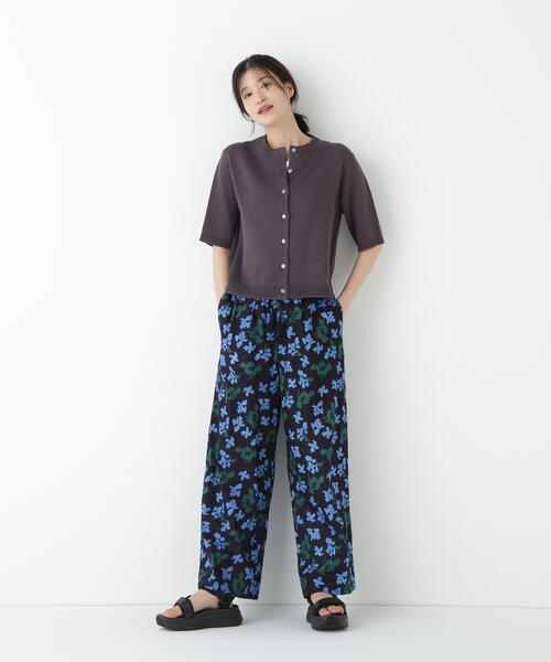 human woman(ヒューマンウーマン)の「◆インドドビーリーフプリントイージーセミワイドパンツ(その他パンツ・レディース・ダークインディゴブルー/チャコールグレー・MEDIUM)」の17枚目の写真