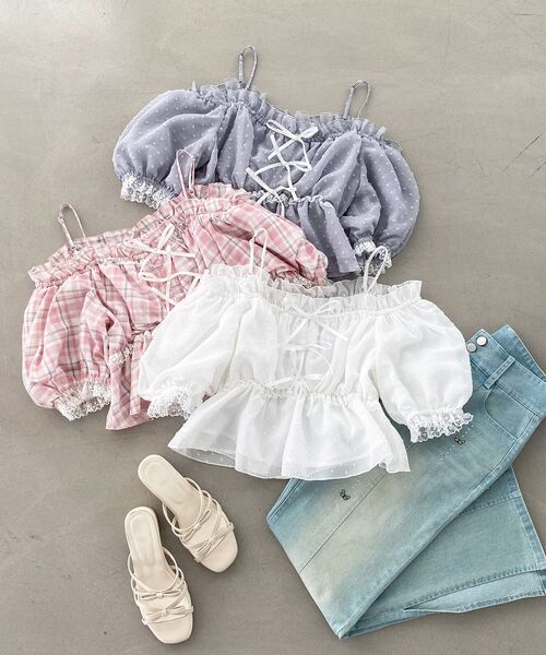 MAJESTIC LEGON（マジェスティックレゴン）の「フロントリボンオフショルブラウス（シャツ/ブラウス・レディース・ブルー系その他5/オフホワイト/ピンク系その他2/ベージュ系その他2/ブラック・MEDIUM）」の2枚目の写真