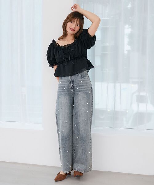 MAJESTIC LEGON（マジェスティックレゴン）の「フロントリボンオフショルブラウス（シャツ/ブラウス・レディース・ブルー系その他5/オフホワイト/ピンク系その他2/ベージュ系その他2/ブラック・MEDIUM）」の6枚目の写真