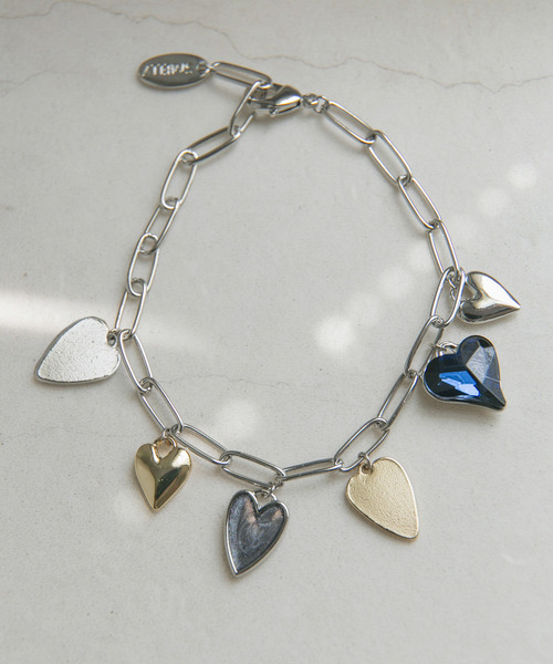 SMELLY(スメリー)の「メタルハートチャームブレスレット(ブレスレット・レディース・シルバー系その他・-)」の1枚目の写真