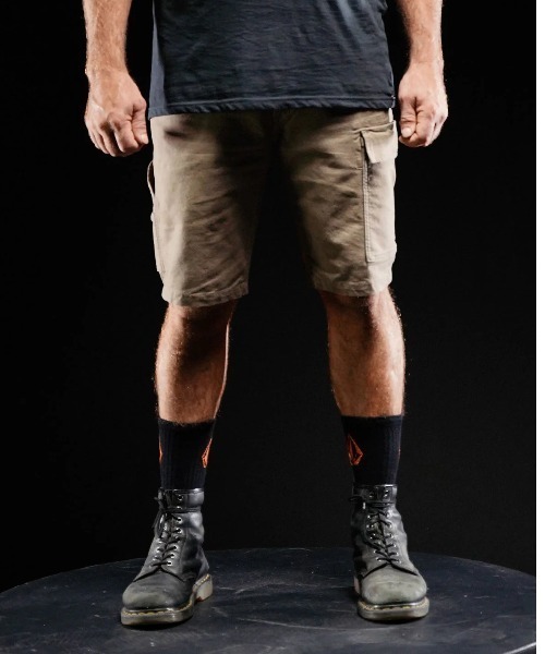 VOLCOM(ボルコム)の「【VOLCOM/ボルコム】 WORKWEAR CALIPER WORK SHORTS /カーゴショートパンツ(その他パンツ・メンズ・ネイビー/ブラック/ブラウン系その他・31inch/36inch/30inch/32inch/34inch)」の4枚目の写真