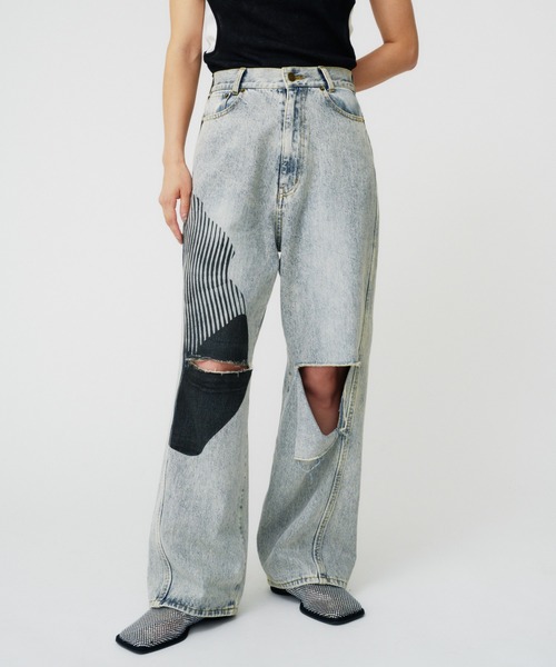 THINGS THAT MATTER(シングス ザット マター)の「AICON × KNEE CUTTING DENIM PANTS / アイコンニーカッティングデニムパンツ(デニムパンツ・レディース・ブルー・1/2)」の1枚目の写真