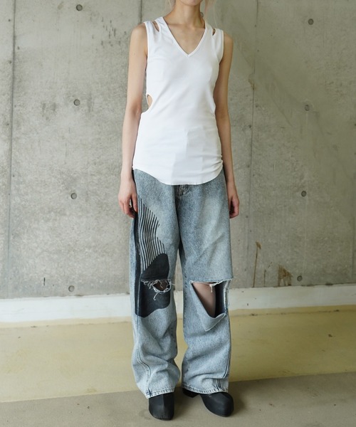 THINGS THAT MATTER(シングス ザット マター)の「AICON × KNEE CUTTING DENIM PANTS / アイコンニーカッティングデニムパンツ(デニムパンツ・レディース・ブルー・1/2)」の13枚目の写真