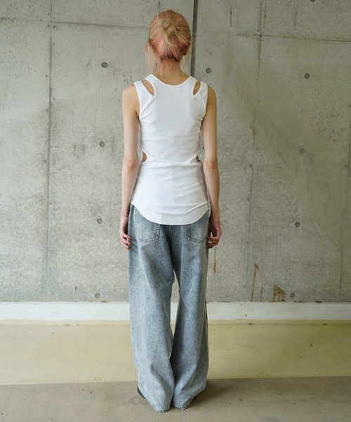 THINGS THAT MATTER(シングス ザット マター)の「AICON × KNEE CUTTING DENIM PANTS / アイコンニーカッティングデニムパンツ(デニムパンツ・レディース・ブルー・1/2)」の14枚目の写真