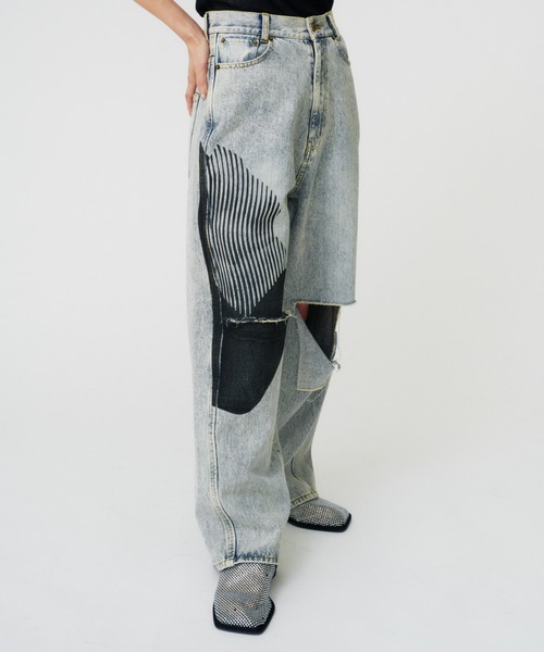 THINGS THAT MATTER(シングス ザット マター)の「AICON × KNEE CUTTING DENIM PANTS / アイコンニーカッティングデニムパンツ(デニムパンツ・レディース・ブルー・1/2)」の8枚目の写真