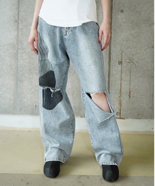 THINGS THAT MATTER(シングス ザット マター)の「AICON × KNEE CUTTING DENIM PANTS / アイコンニーカッティングデニムパンツ(デニムパンツ・レディース・ブルー・1/2)」の12枚目の写真