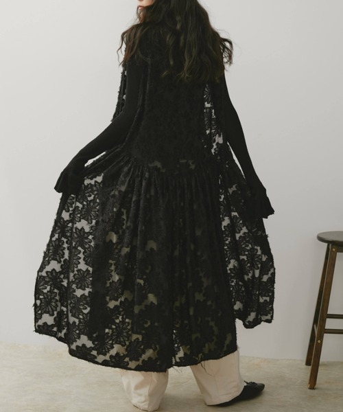 Libra Cue（リブラ キュー）の「フェザーサイドリボンジレワンピース（ワンピース・レディース・アイボリー/ブラック・FREE）」の5枚目の写真