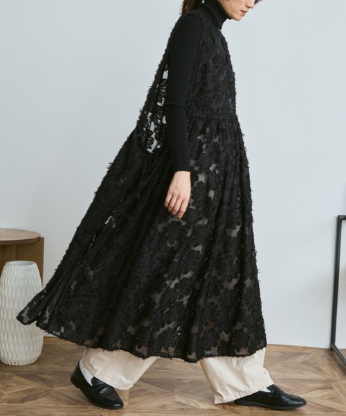 Libra Cue（リブラ キュー）の「フェザーサイドリボンジレワンピース（ワンピース・レディース・アイボリー/ブラック・FREE）」の3枚目の写真