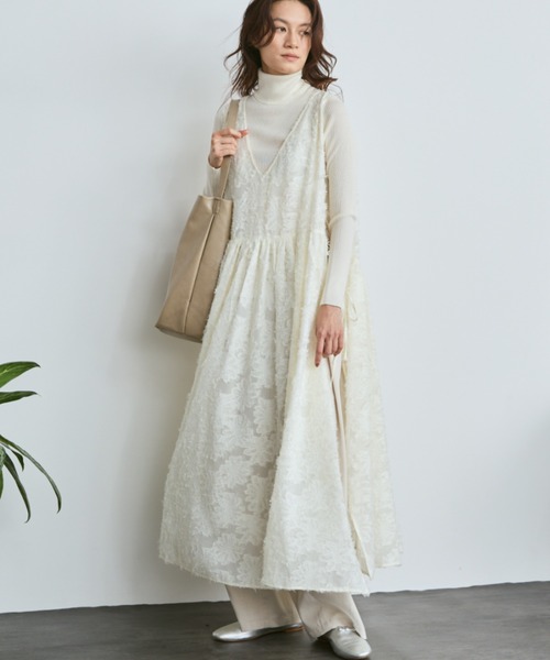 Libra Cue（リブラ キュー）の「フェザーサイドリボンジレワンピース（ワンピース・レディース・アイボリー/ブラック・FREE）」の6枚目の写真