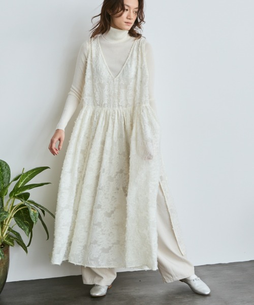 Libra Cue（リブラ キュー）の「フェザーサイドリボンジレワンピース（ワンピース・レディース・アイボリー/ブラック・FREE）」の7枚目の写真