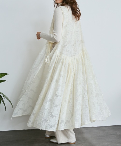 Libra Cue（リブラ キュー）の「フェザーサイドリボンジレワンピース（ワンピース・レディース・アイボリー/ブラック・FREE）」の8枚目の写真