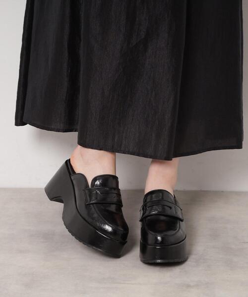 ESPERANZA(エスペランサ)の「厚底サボローファー(サンダル・レディース・ホワイト×ブラック/ブラック・L/M/S/LL)」の1枚目の写真