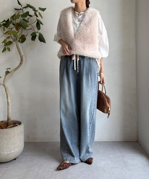 DouDou(ドゥドゥ)の「サイドスナップフェイクカシミヤファープルオーバー(ベスト・レディース・アイボリー/グレイッシュベージュ・FREE)」の4枚目の写真