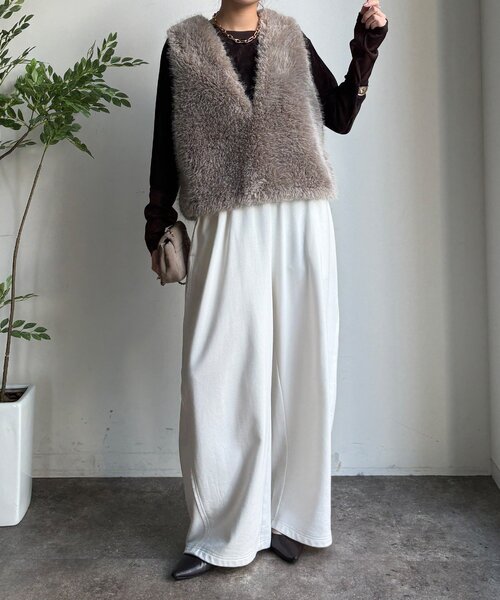 DouDou(ドゥドゥ)の「サイドスナップフェイクカシミヤファープルオーバー(ベスト・レディース・アイボリー/グレイッシュベージュ・FREE)」の20枚目の写真