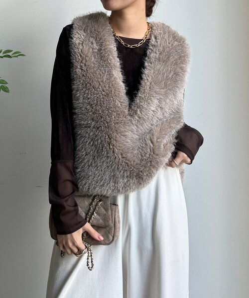 DouDou(ドゥドゥ)の「サイドスナップフェイクカシミヤファープルオーバー(ベスト・レディース・アイボリー/グレイッシュベージュ・FREE)」の16枚目の写真