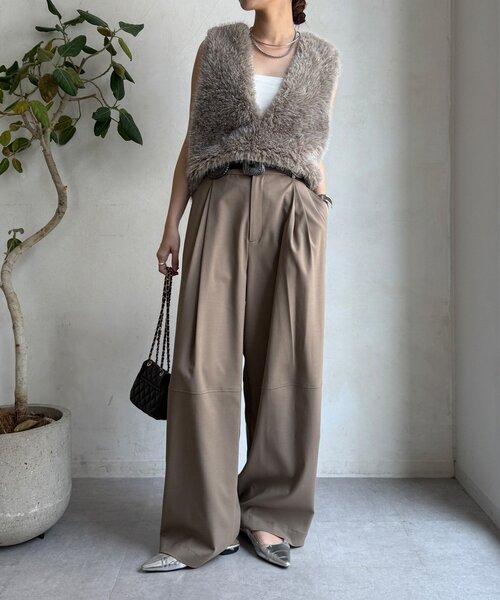 DouDou(ドゥドゥ)の「サイドスナップフェイクカシミヤファープルオーバー(ベスト・レディース・アイボリー/グレイッシュベージュ・FREE)」の14枚目の写真