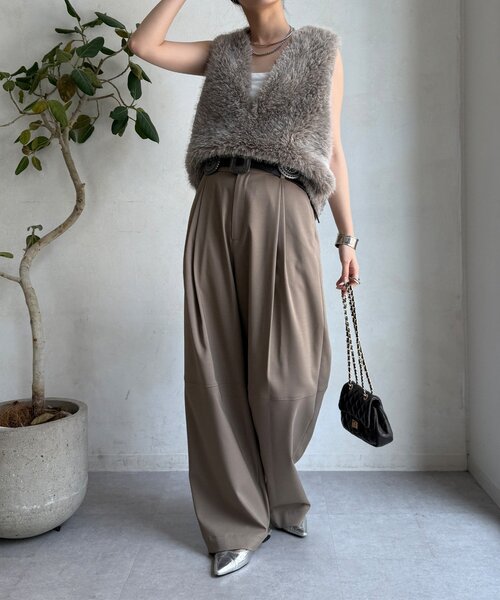 DouDou(ドゥドゥ)の「サイドスナップフェイクカシミヤファープルオーバー(ベスト・レディース・アイボリー/グレイッシュベージュ・FREE)」の11枚目の写真