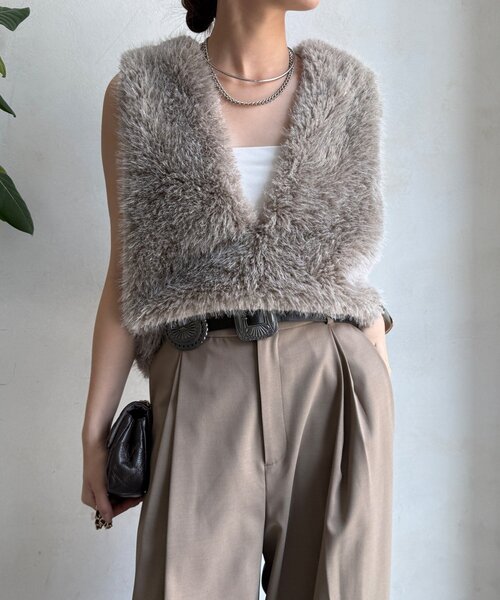 DouDou(ドゥドゥ)の「サイドスナップフェイクカシミヤファープルオーバー(ベスト・レディース・アイボリー/グレイッシュベージュ・FREE)」の8枚目の写真