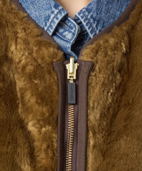 Barbour（バブアー）の「【別注】＜Barbour＞コーデュロイ×フェイクファー リバーシブル ベスト（ベスト・レディース・ブラック/ブラウン・36）」の21枚目の写真