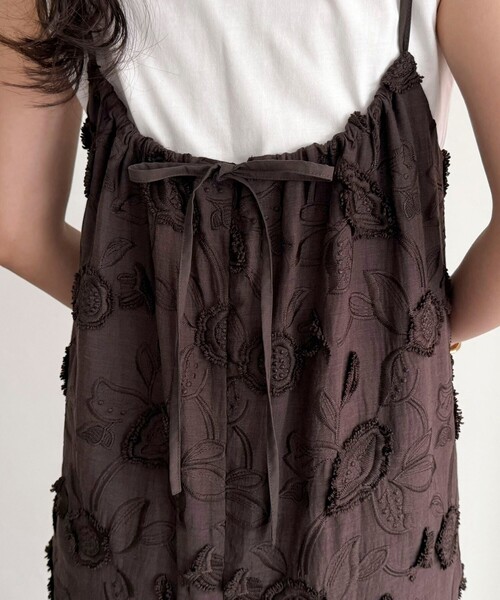 fredy emue（フレディエミュ）の「3D刺繍サロペット（サロペット/オーバーオール・レディース・ブラック/ブラウン・38）」の15枚目の写真