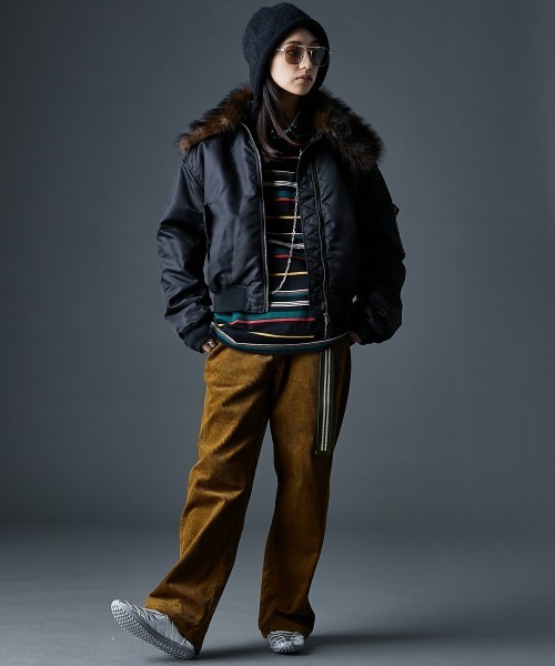 GEVS.（ジェイヴィス）の「フェイクファーカラーMA-1ブルゾン＜大きいサイズ有＞GEVS.（ブルゾン・レディース・ブラック/カーキ・5L/4L/3L/LL/L/M）」の4枚目の写真