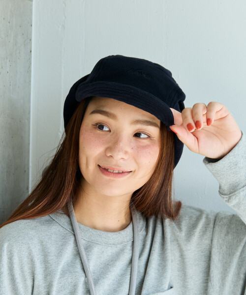 NANGA(ナンガ)の「NANGA × FREAK'S STORE/ナンガ × フリークスストア 別注 POLARTEC EAR FLAP CAP ポーラテックイヤーフラップキャップ(キャップ・メンズ・ブラック/ベージュ・ONE SIZE)」の5枚目の写真