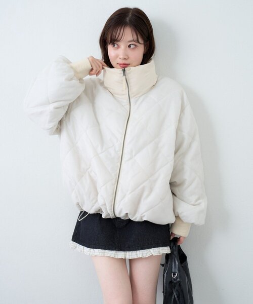 Kastane（カスタネ）の「キャンディスリーブリバーシブルショートコート（ダウンジャケット/コート・レディース・ブラック/アイボリー・FREE）」の6枚目の写真